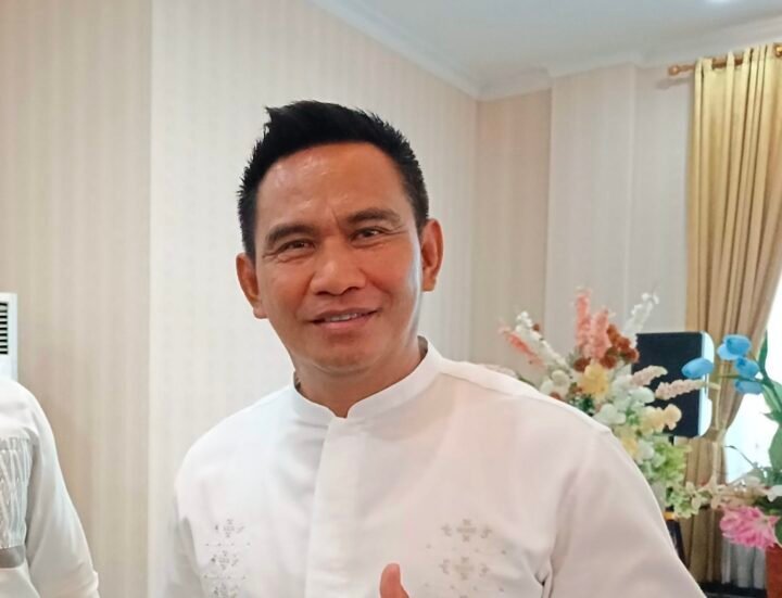 0 4064x3048 0 0 {} 0 24#Banding:0