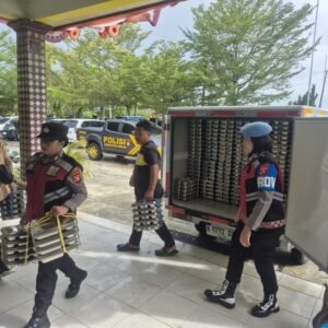 Polwan Polres Gumas Kawal Distribusi MBG untuk 2.246 Pelajar di Kuala Kurun
