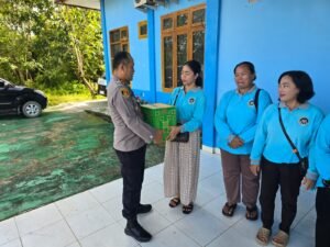 Polres Gunung Mas Salurkan Bantuan Sosial kepada Relawan SPPG Kemala Presisi