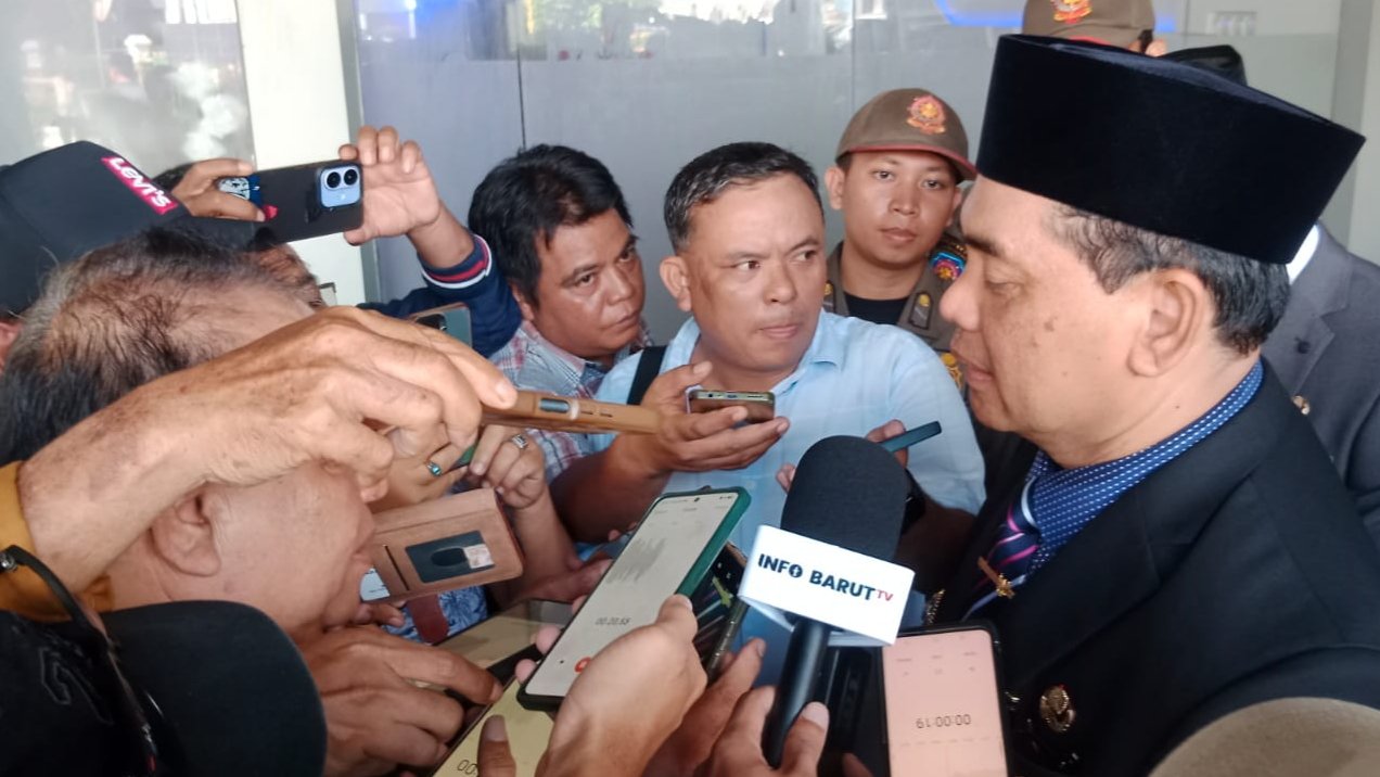 Pelantikan Pejabat Eselon di Barito Utara Digelar Tertutup, Shalahuddin Dihujani Pertanyaan Wartawan