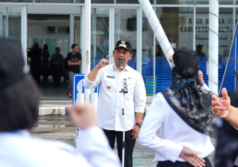 Bupati Shalahuddin Tegaskan Kesehatan Jadi Prioritas Utama Saat Pimpin Apel di RSUD Muara Teweh