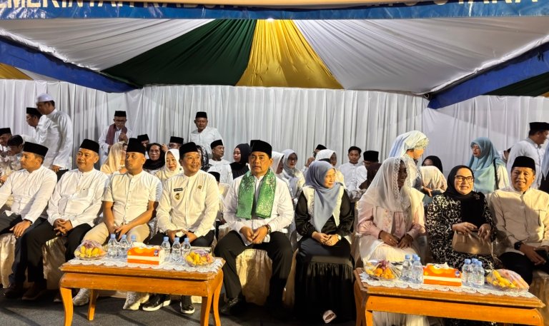 Pawai Tanglong Barito Utara Bertakbir Meriahkan Malam Iduladha 1447 H