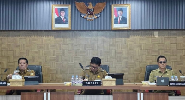 Bupati Barito Utara Tekankan Efisiensi dan Sinkronisasi Program dalam Rakor Camat Se-Barito Utara