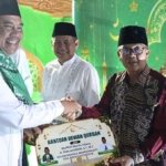 Bupati Barito Utara Serahkan Bantuan Hewan Kurban