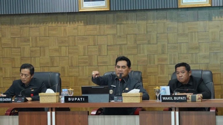 Bupati Barito Utara Pimpin Rakor Percepatan Serapan Anggaran dan Penyelesaian TLRHP BPK